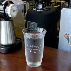 Summer coconut puppy sealed straw cup  plastic cup  heat resistant and odor free Tritan gift tea and water separator